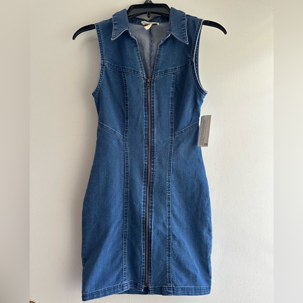 NWT - 7th & Hudson Jean Dress - S